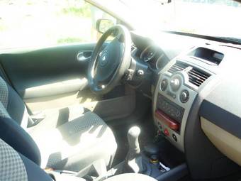 2004 Renault Megane Pics