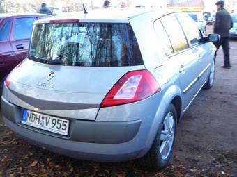 2004 Renault Megane Pictures