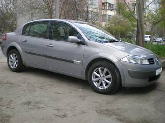 2004 Renault Megane Pictures