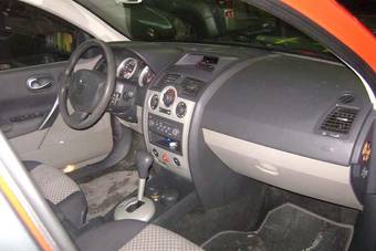 2004 Renault Megane Pictures