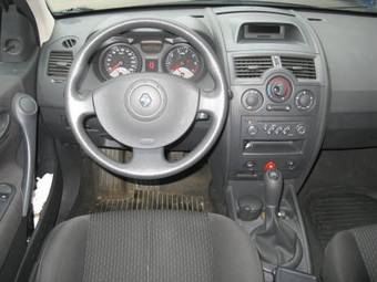 2004 Renault Megane Pics