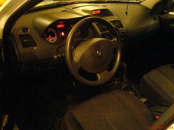 2004 Renault Megane Pictures