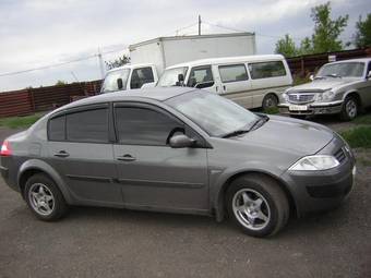 2004 Renault Megane Pictures