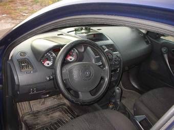 2004 Renault Megane Photos
