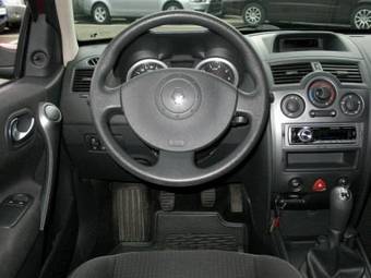 2005 Renault Megane Photos