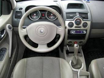 2005 Renault Megane Pictures