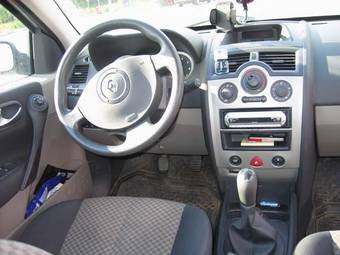 2005 Renault Megane Photos