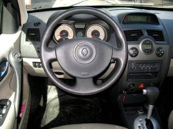 2006 Renault Megane Photos