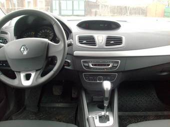 2011 Renault Megane Pictures