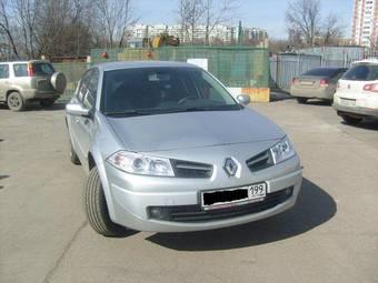 2008 Renault Megane Sedan Photos