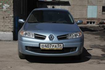 2008 Renault Megane Sedan Photos