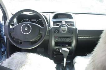 2008 Renault Megane Sedan Photos