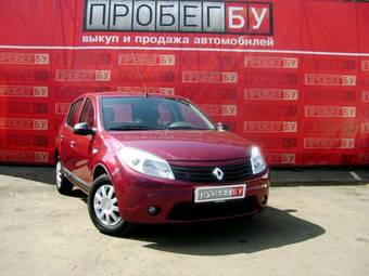 2010 Renault Sandero Pics