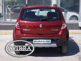 2012 Renault Sandero Photos