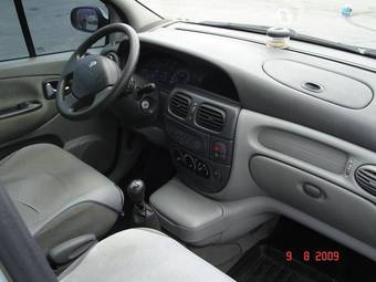 2002 Renault Scenic Photos