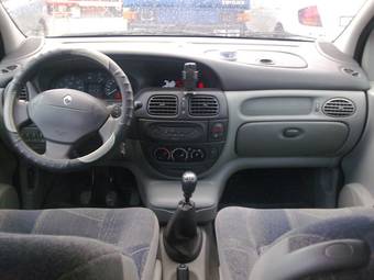 2003 Renault Scenic Photos