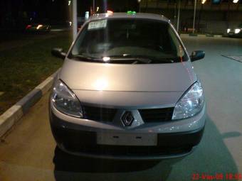 2004 Renault Scenic Photos