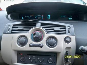 2004 Renault Scenic Pictures