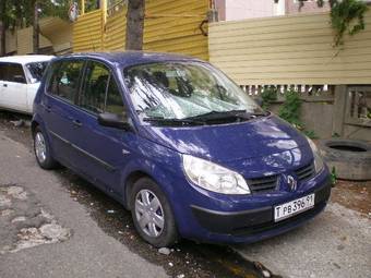 2004 Renault Scenic Photos