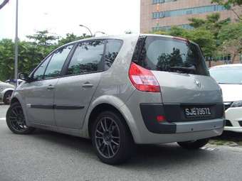 2005 Renault Scenic Photos