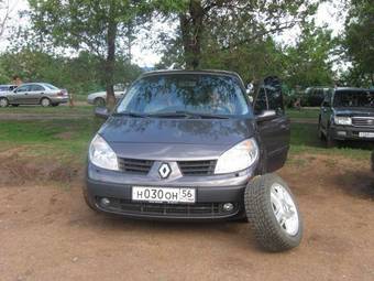 2005 Renault Scenic Photos