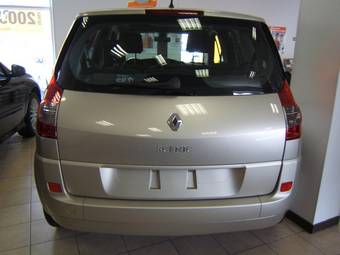 2009 Renault Scenic Photos