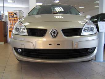 2009 Renault Scenic Photos