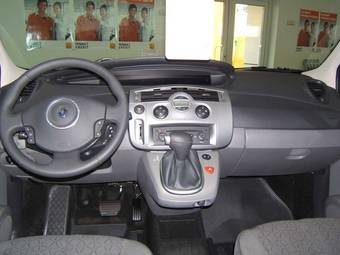 2009 Renault Scenic Photos