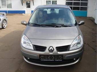 2009 Renault Scenic Photos