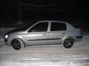 2004 Renault Symbol Pictures