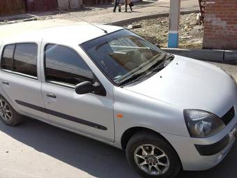 2004 Renault Symbol Pictures