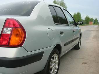 2004 Renault Symbol Pictures