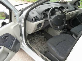2004 Renault Symbol Pictures