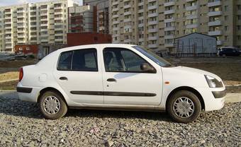 2004 Renault Symbol Pictures