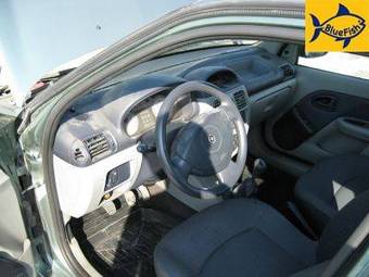2004 Renault Symbol Pictures