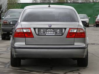 2004 Saab 9-5 Photos