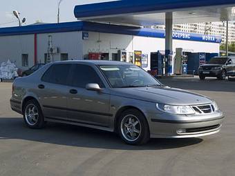 2004 Saab 9-5 Photos