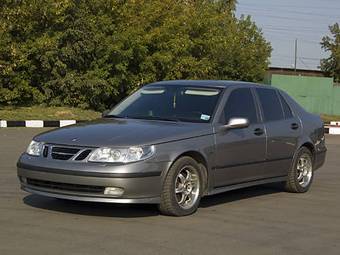 2004 Saab 9-5 Images
