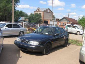 1995 Saab 900 Pictures