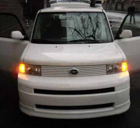 2004 Scion xB Pictures