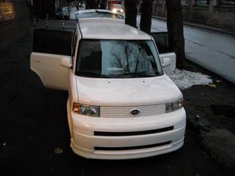 2004 Scion xB Images