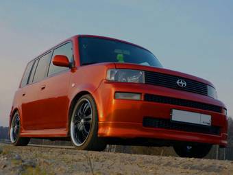2004 Scion xB Photos