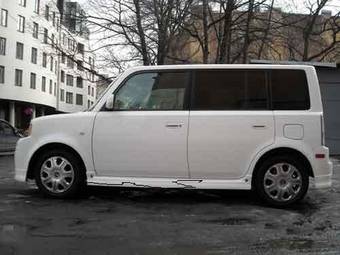 2004 Scion xB Pictures