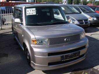 2005 Scion xB Photos