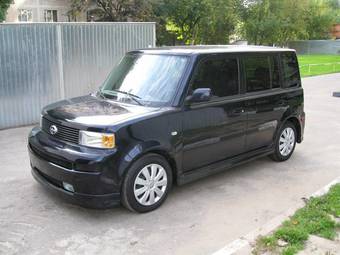 2005 Scion xB Pictures