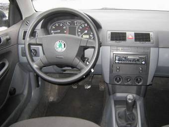 2004 Skoda Fabia Pictures