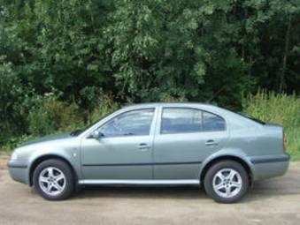 2001 Skoda Octavia Pictures