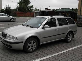 2003 Skoda Octavia Photos