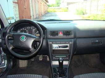 2003 Skoda Octavia Photos