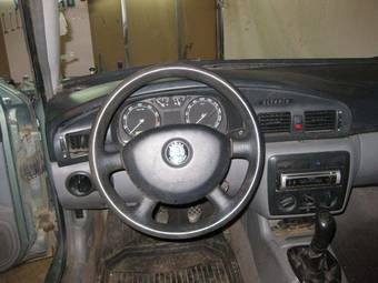 2003 Skoda Octavia Pictures
